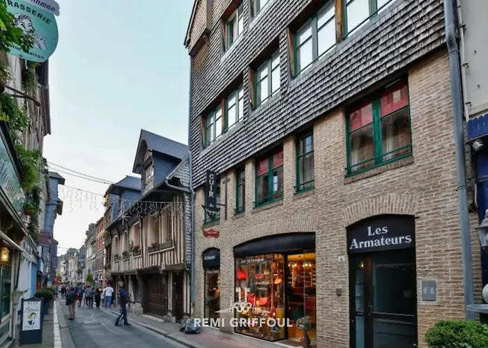 La Symphonie Elevator Honfleur City Center 2 Guests